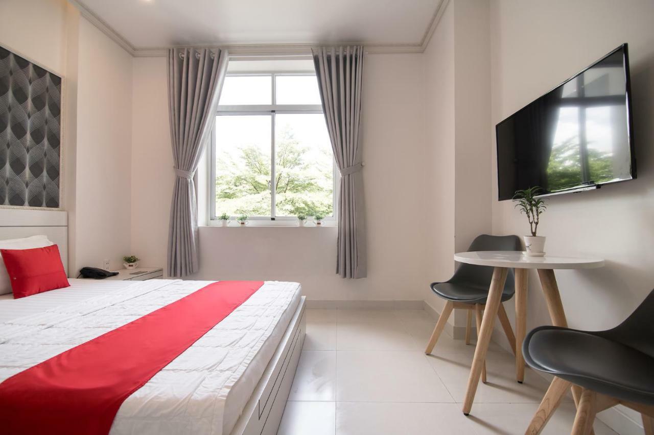 Bin Bin Hotel 4 - Near Sunrise City D7 Ho Chi Minh City Exterior photo