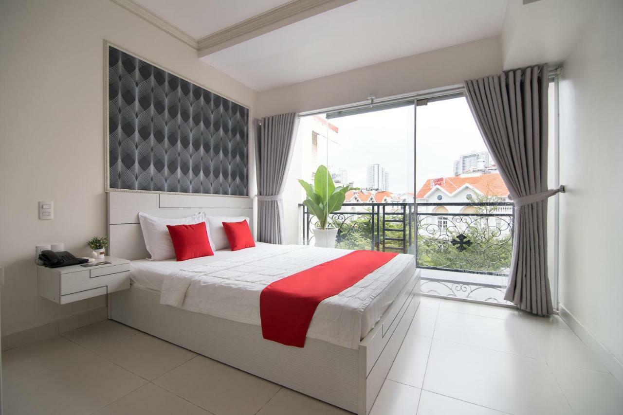 Bin Bin Hotel 4 - Near Sunrise City D7 Ho Chi Minh City Exterior photo