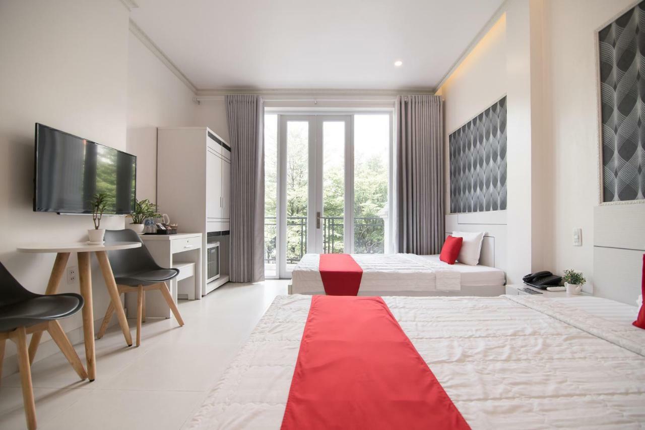 Bin Bin Hotel 4 - Near Sunrise City D7 Ho Chi Minh City Exterior photo