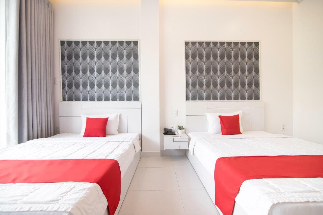 Bin Bin Hotel 4 - Near Sunrise City D7 Ho Chi Minh City Exterior photo