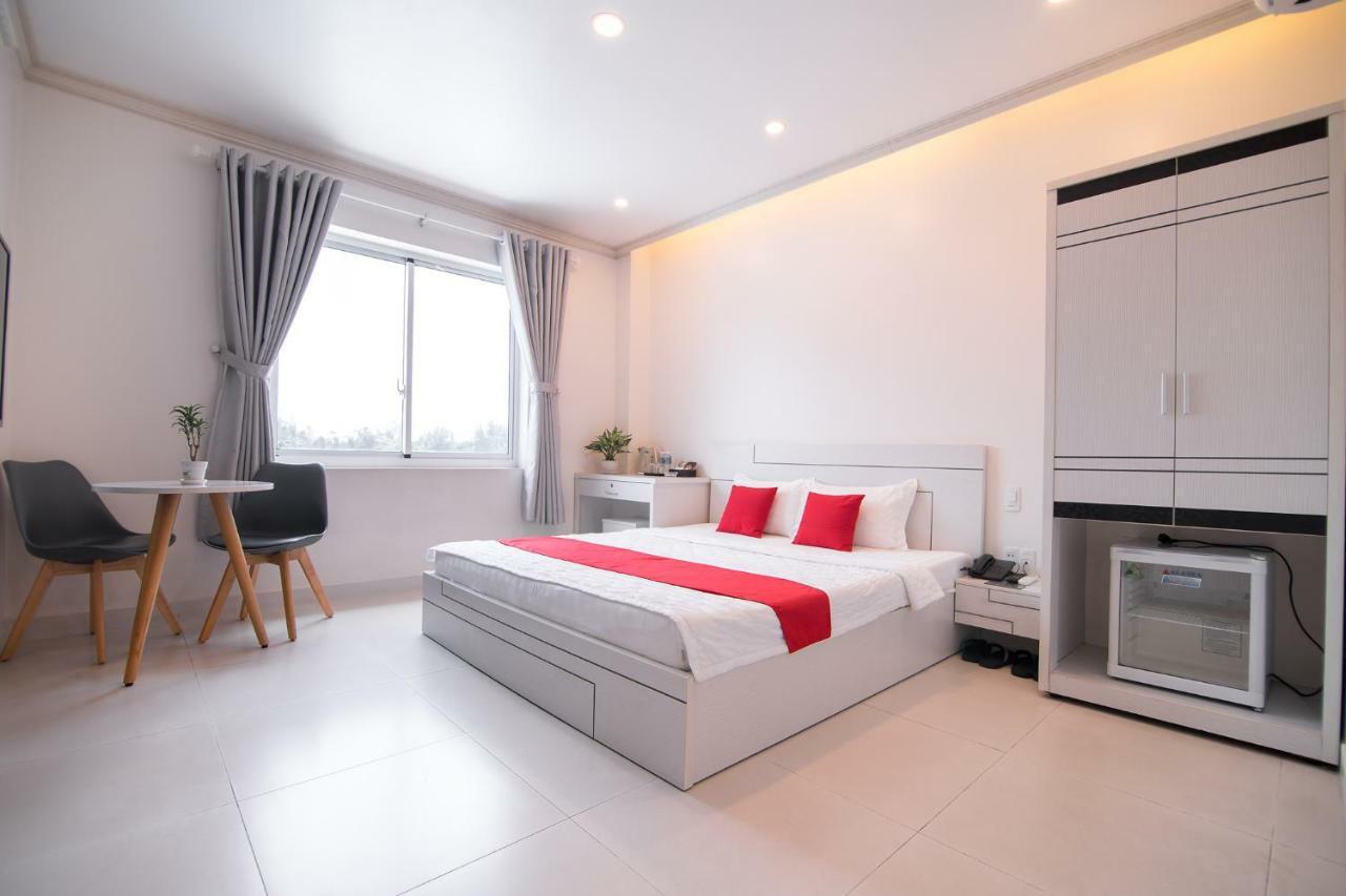 Bin Bin Hotel 4 - Near Sunrise City D7 Ho Chi Minh City Exterior photo