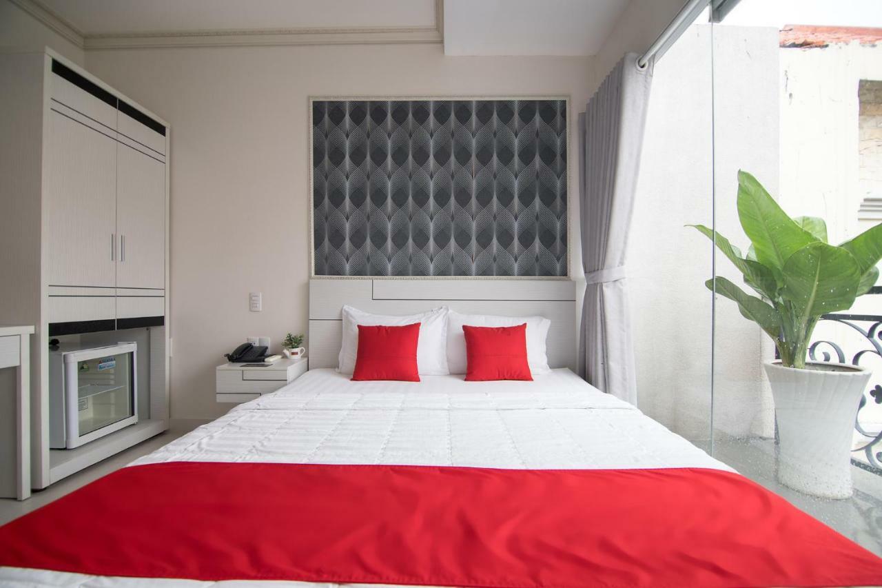 Bin Bin Hotel 4 - Near Sunrise City D7 Ho Chi Minh City Exterior photo