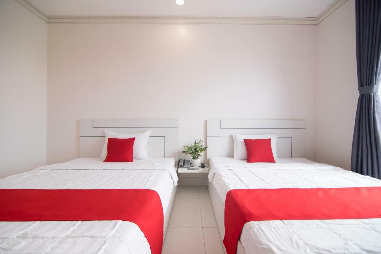Bin Bin Hotel 4 - Near Sunrise City D7 Ho Chi Minh City Exterior photo